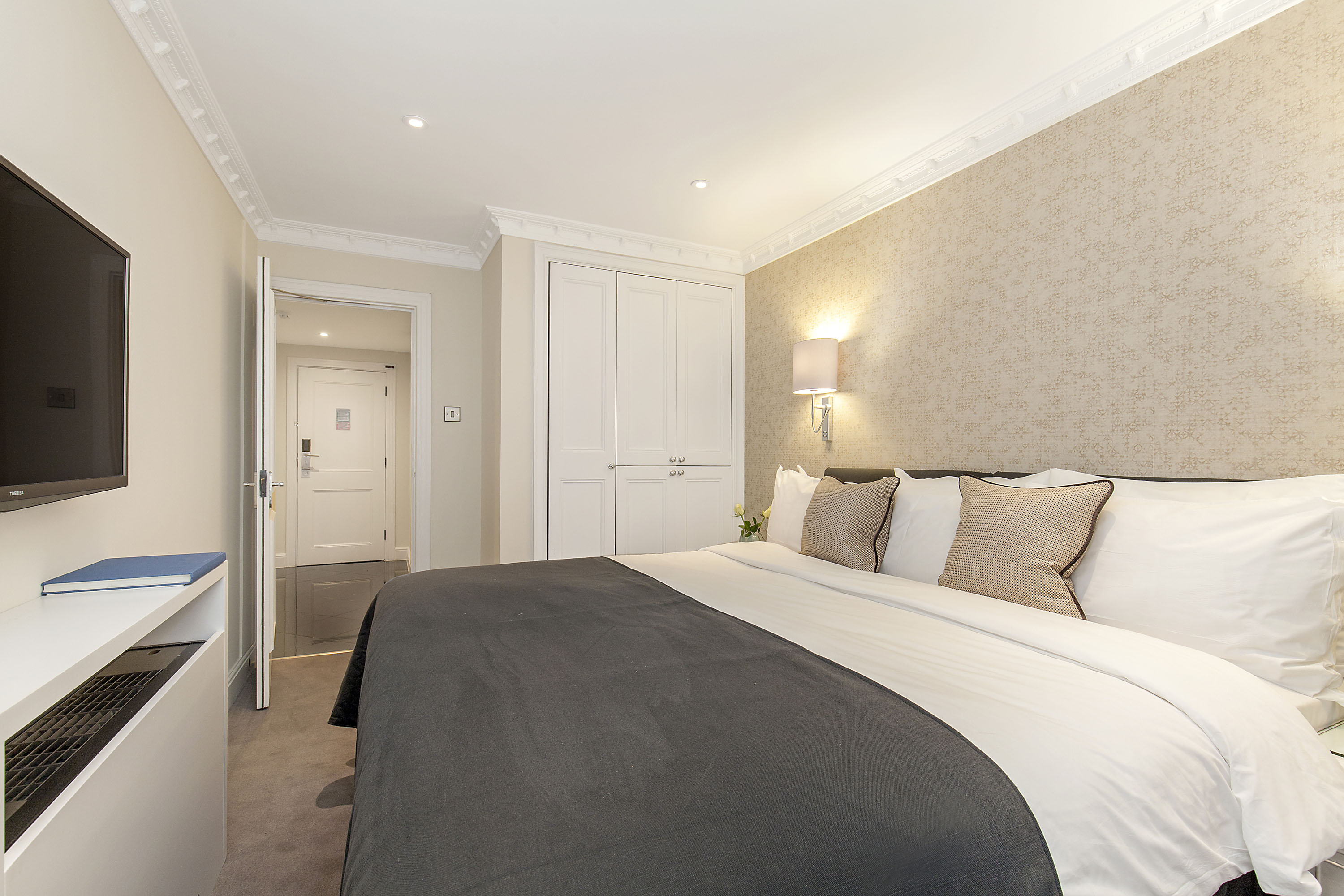 1 Bedroom Executive Mayfair House Apartments